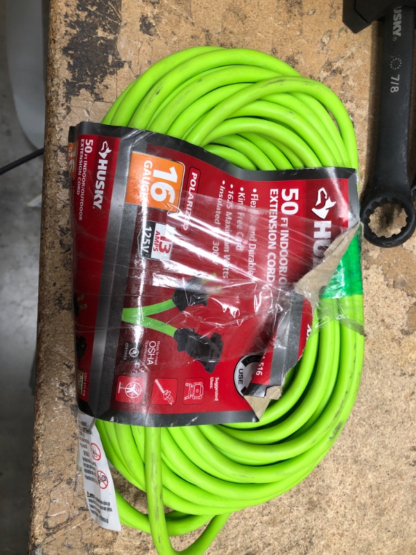 Photo 2 of 50FT INDOOR OUTDOOR EXTENTION CORD GREEN 