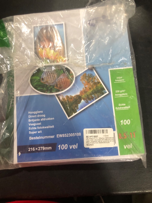 Photo 2 of 100 Sheets 8,5"x11" 230g/sqm EW852305100 Photo paper: very glossy and waterproof photo paper, compatible with all current Ink Jet and Photo Printers from EtikettenWorld BV