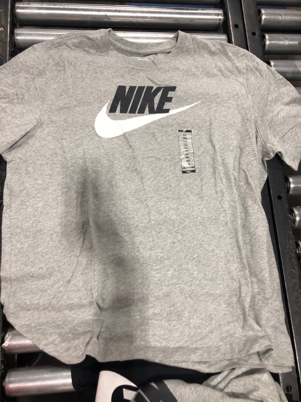 Photo 2 of [Size XXL] Nike Men's Everyday Tee- Grey