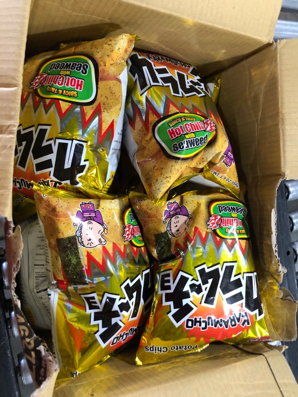 Photo 2 of Koikeya Karamucho Hot Chili With Seaweed Potato Chips 54 g, Pack of 10, Best By:12/25/2023