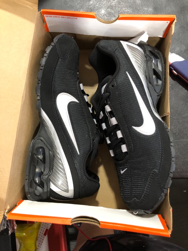 Photo 2 of Nike Men's Sneaker,Running Shoes 10 Black/White