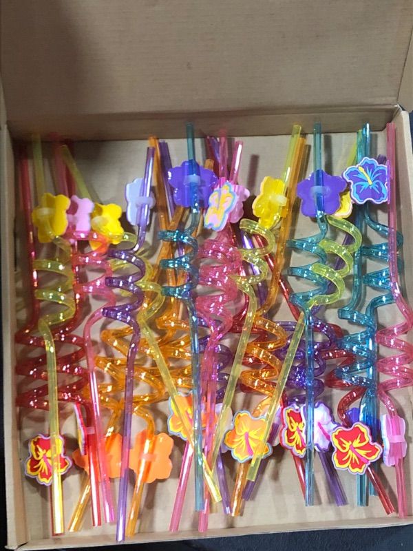 Photo 1 of 24 Pcs HIBISCUS FLOWER Reusable Plastic Straws with 2 Cleaning Brush Luau Theme Straws Flamingo Drinking Straws Aloha Party Favors for Kids Birthday Beach Pool Party Supplies