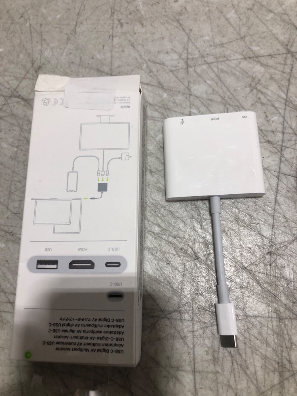 Photo 3 of Apple - USB C to Digital AV Cord 