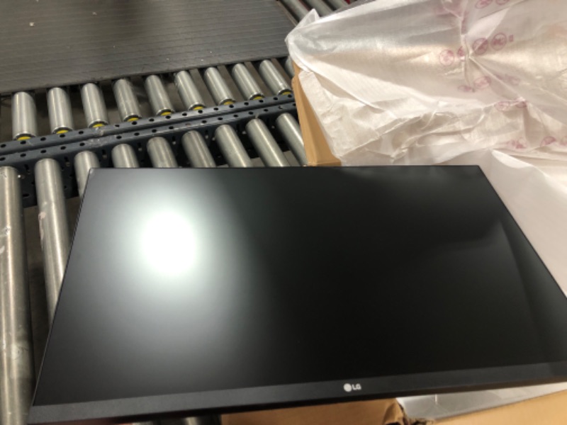 Photo 3 of LG FHD 27-Inch Computer Monitor 27MK600M-B, IPS with AMD FreeSync, Black 27 Inches