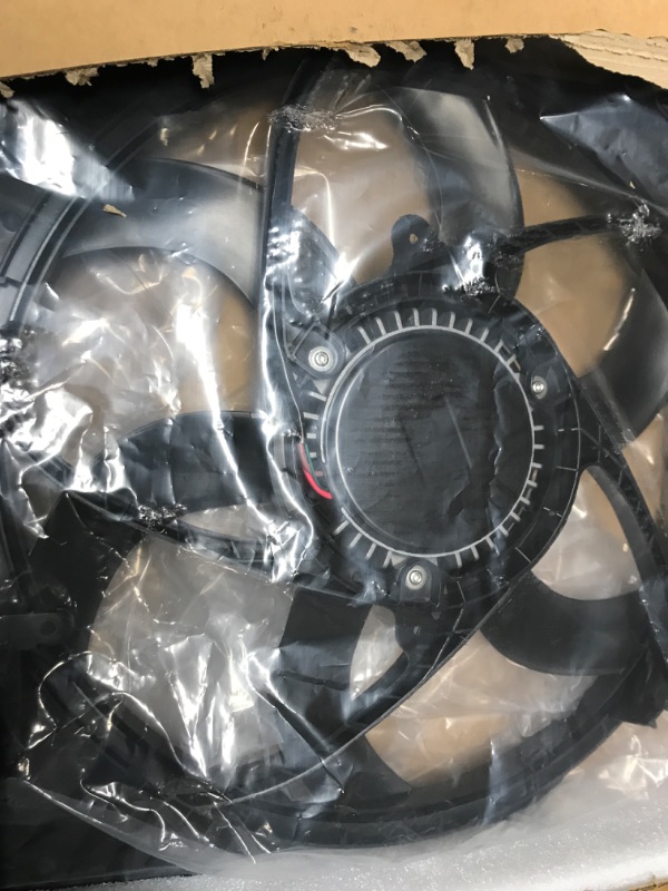 Photo 1 of 12V DC 400W Radiator Cooling Brushless Motor Fan Compatible with BMW E83 X3 2004-2010, OEM Replacement Number 17113401056, 17113414008, 17113452509
