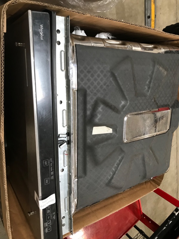 Photo 4 of Whirlpool Top Control 24-in Built-In Dishwasher With Third Rack (Fingerprint Resistant Metallic Steel), 47-dBA

