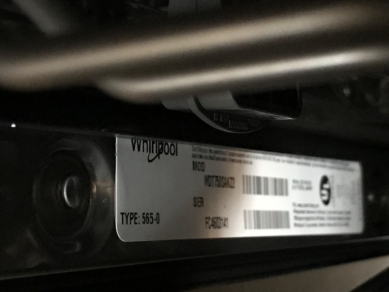 Photo 3 of Whirlpool Top Control 24-in Built-In Dishwasher With Third Rack (Fingerprint Resistant Metallic Steel), 47-dBA
