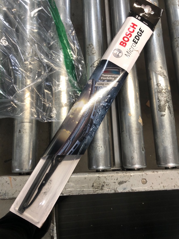 Photo 2 of BOSCH Micro Edge 40718A Conventional Wiper Blade - 18" (Single) 40718A (18")