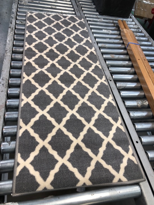 Photo 1 of 1 1/2 X 5 ft white and gray runner rug 