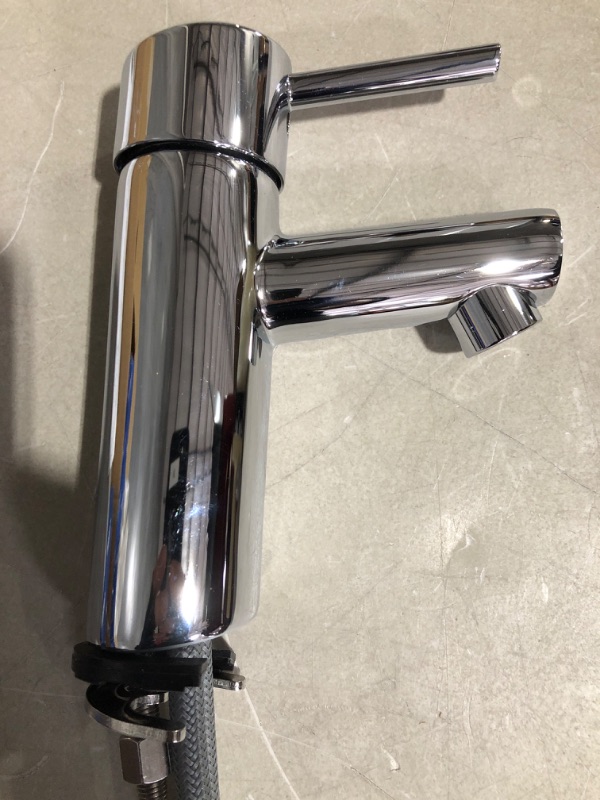 Photo 2 of * damaged * sold for parts * see images *
GROHE 3427000A Concetto, Single Hole Single-Handle S-Size Bathroom Faucet 1.2 GPM, Chrome
