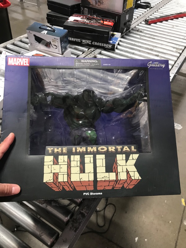 Photo 2 of Diamond Select Toys Marvel Gallery: Immortal Hulk Deluxe PVC Statue, Multicolor