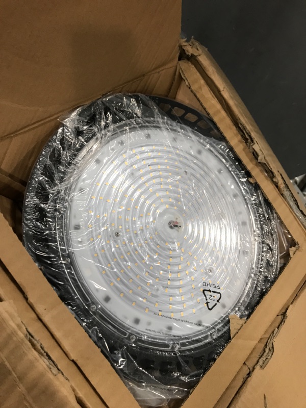 Photo 1 of 6pc 250W bulbeats warehouse LED LIGHTS