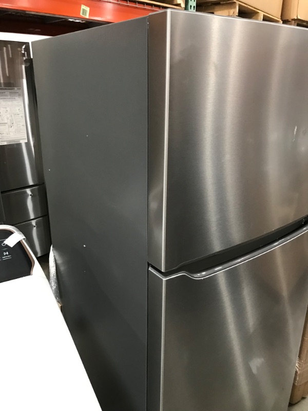 Photo 4 of Frigidaire Garage-Ready 20-cu ft Top-Freezer Refrigerator (Fingerprint Resistant Stainless Steel)
