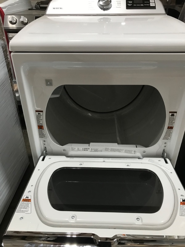 Photo 6 of Maytag Smart Capable 7.4-cu ft Hamper DoorSmart Gas Dryer (White)
