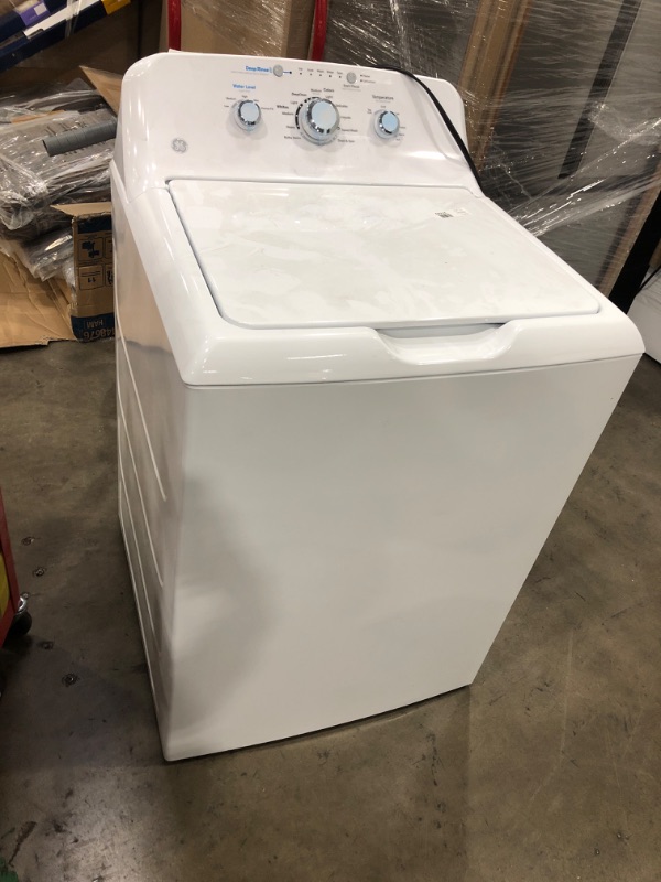 Photo 2 of GE 4.2-cu ft Agitator Top-Load Washer (White)
