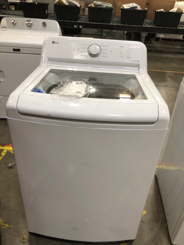 Photo 2 of LG 4.1-cu ft Agitator Top-Load Washer (White)
