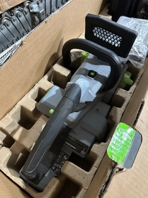 Photo 5 of *** PARTS ONLY *** ****DIRTY NEEDS A CLEANING***
EGO Power+ CS1804 18-Inch 56-Volt Cordless Chain Saw 5.0Ah Battery and Charger Included 18-In.Chainsaw Kit w/ 5.0 Ah Battery