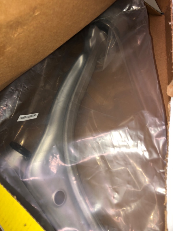 Photo 2 of MOOG RK620166 Suspension Control Arm and Ball Joint Assembly front right lower