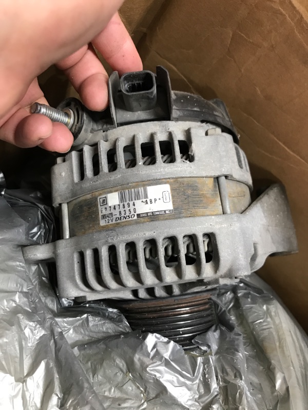 Photo 3 of ACDelco 84143543 Alternator