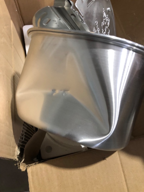 Photo 1 of **MAJOR DENT IN ITEM
Great Northern Popcorn 83-DT5676 Popcorn Machine, 6 Quart, Silver
