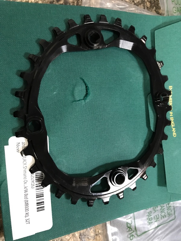 Photo 2 of absoluteBLACK Shimano Oval Traction Chainring Black/96 BCD (M8000 XT) 32t