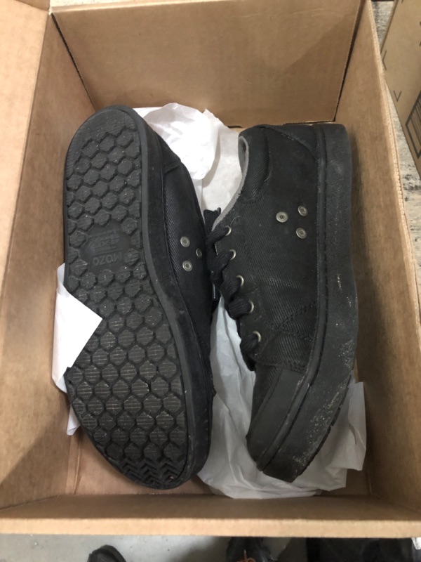 Photo 2 of **MINOR DAMAGE PREV USED**
MOZO Women's Maven Food Service Shoe SIZE 8.5 Black