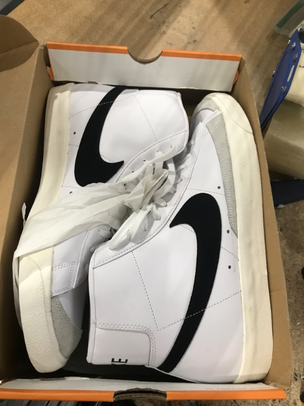 Photo 2 of Nike mens Blazer Mid 77 Vintage 15 White White Black 000