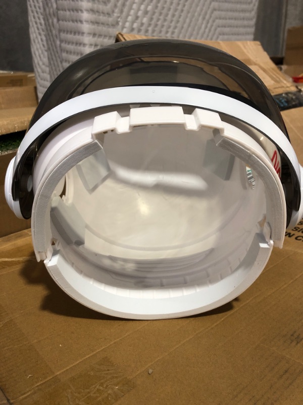 Photo 3 of * used * see images *
Astronaut Helmet with Movable Visor Pretend Play Toy Set for School Classroom Dress Up, Role Play Accessory