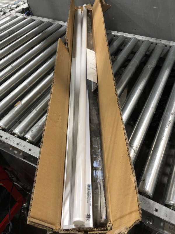Photo 1 of (6 Pack) Barrina LED T5 Integrated Single Fixture, 4FT, 2200lm, 6500K (Super Bright White), 20W, Utility LED Shop Light, Ceiling and Under Cabinet Light, Corded Electric with ON/OFF Switch, ETL Listed 6-pack (6-power Cords)