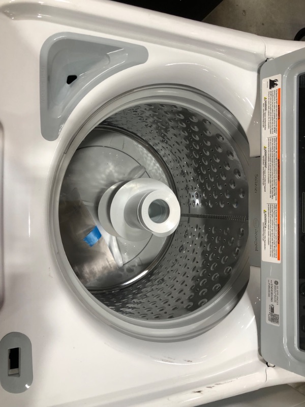 Photo 7 of GE 4.5-cu ft High Efficiency Agitator Top-Load Washer (White)
