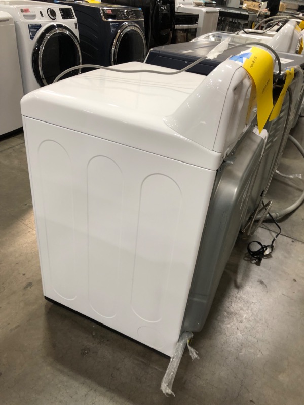 Photo 1 of LG 7.3-cu ft Side Swing DoorGas Dryer (White) ENERGY STAR

