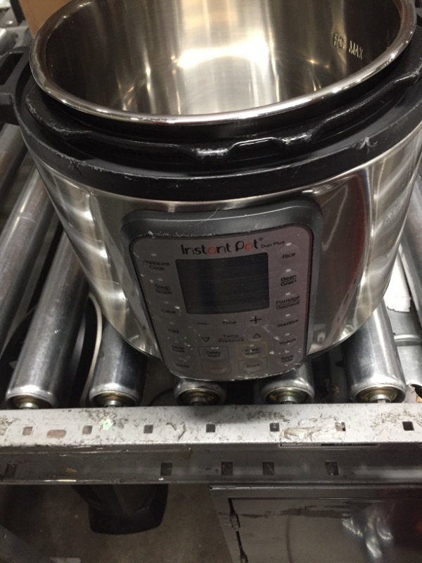 Photo 3 of **NON FUNCTIONAL*FOR PARTS ONLY**
Instant Pot Duo Plus 9-in-1 Electric Pressure Cooke 6QT