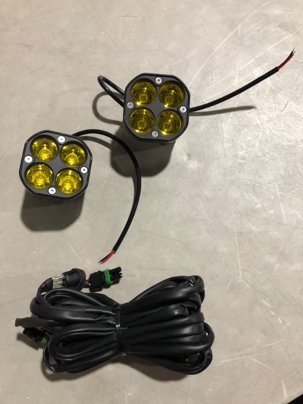 Photo 1 of ***USED - UNABLE TO CONFIRM MAKE AND MODEL***
LED Light, Yellow, Pair
