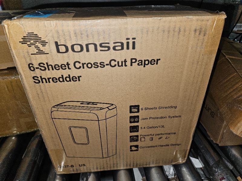 Photo 4 of (VISIBLY USED) Bonsaii Paper Shredder for Home Use,6-Sheet Crosscut Paper and Credit Card Shredder for Home Office,Home Shredder with Handle for Document,Mail,Staple,Clip-3.4 Gal Wastebasket(C237-B) 6-Sheet Cross Cut