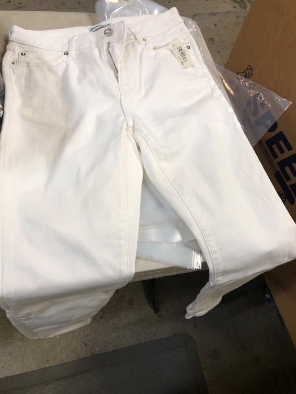 Photo 2 of Amazon Essentials Women's Skinny Jean SIZE 8 White