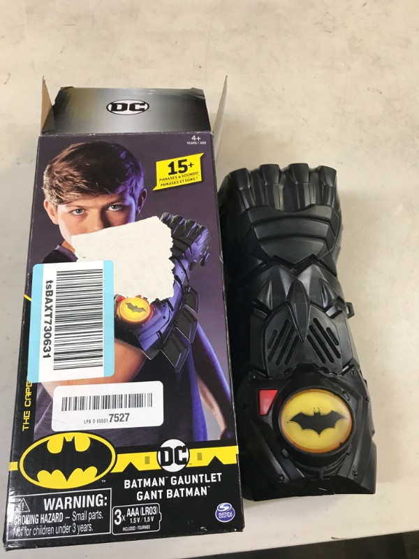 Photo 2 of DC Comics BATMAN, Interactive Gauntlet with Over 15 Phrases and Sounds, Kids Toys for Boys Aged 4 and Up