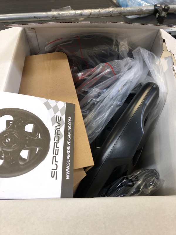 Photo 2 of Superdrive SV450 racing steering wheel with Pedals and Shifters Xbox Serie X / S, Switch, PS4, Xbox One, PS3, PC (programmable for all games)