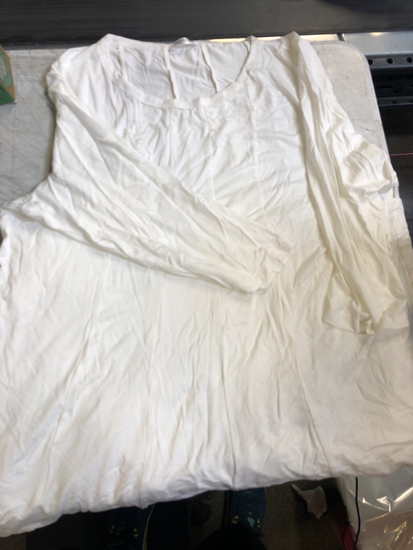 Photo 1 of WOMENS WHITE DRESS SIZE 2CL