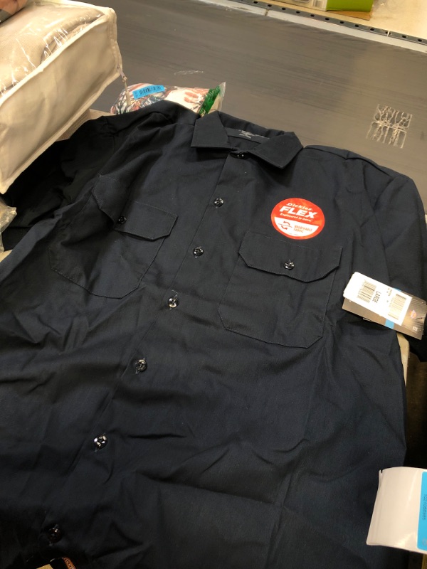 Photo 1 of Dickies FLEX Relaxed-Fit Twill Short-Sleeve Work Shirt for Men - Dark Navy - L
