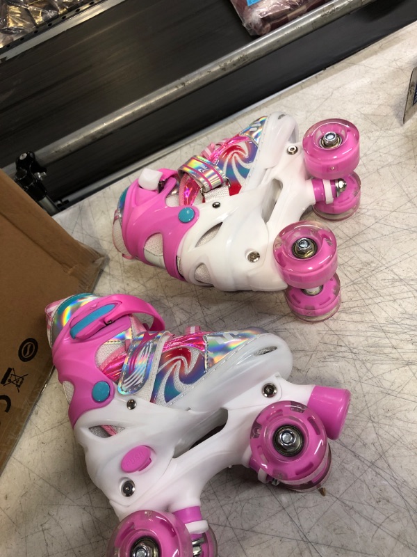 Photo 2 of Roller Skates for Kids Girls Toddlers Beginners,Ajustable Light Up Wheels Roller Skates for Girls Youth

SIZE SMALL 