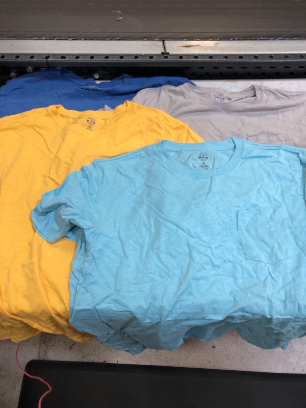 Photo 1 of 4 Pack Various Colors T-Shirts XL