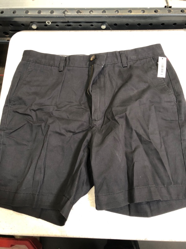 Photo 2 of Amazon Essentials Men's Classic-Fit 7" Short 34 Black