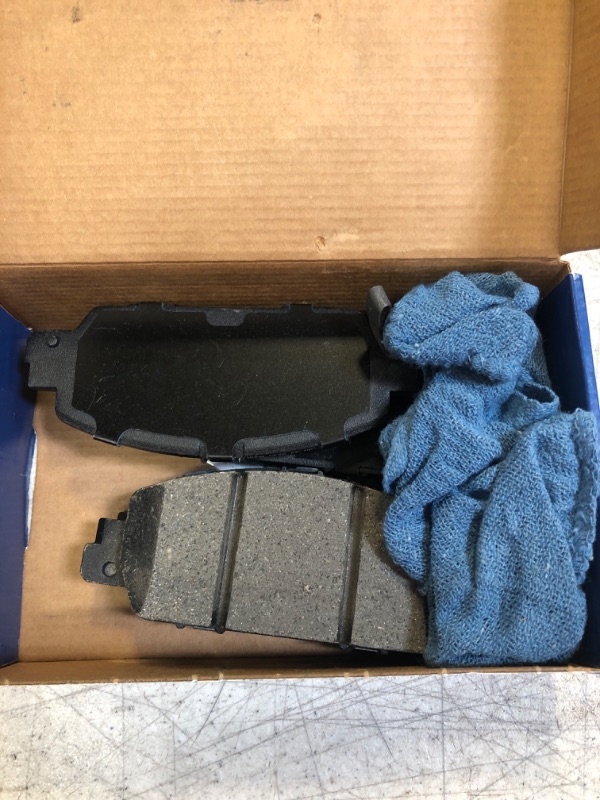 Photo 2 of Bosch BE1654 Blue Disc Brake Pad Set - FRONT