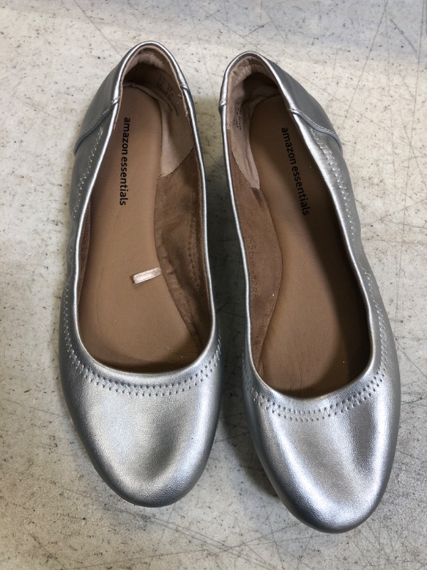 Photo 2 of Amazon Essentials Women's Belice Ballet Flat 6.5 Silver