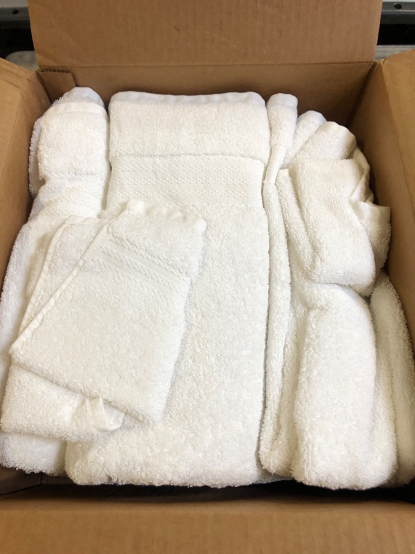 Photo 2 of 100% Organic Cotton Bath Towel Set | Bathroom Luxury Towel Set of 6 | GOTS Certified | Hotel Premium Towels | 700 GSM | 2 Bath Towels 30 x 56 | 2 Hand Towels 16 x 30 | 2 Wash Cloths 13 x 13 | White 6-Piece Towel Set White