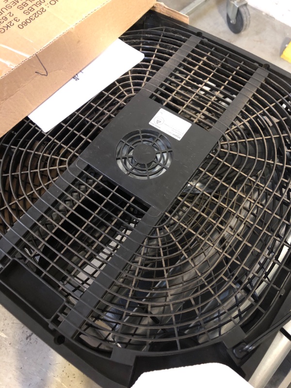 Photo 3 of Amazon Basics 3 Speed Box Fan, 20-Inch 20-inch Box Fan