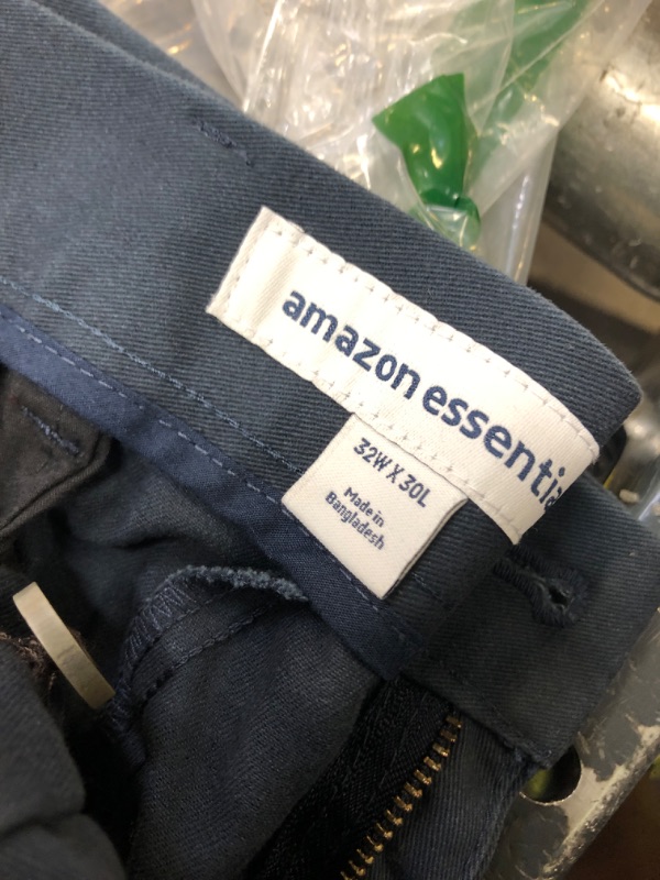 Photo 1 of Amazon Essentials Men's Slim-Fit Wrinkle-Resistant Flat-Front Chino Pant 32W x 30L Navy