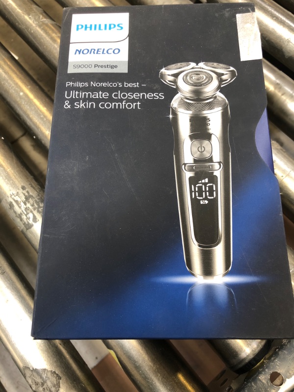 Photo 1 of Philips Norelco Series 9820 Wet & Dry Men's Rechargeable Electric Shaver - SP9820/87