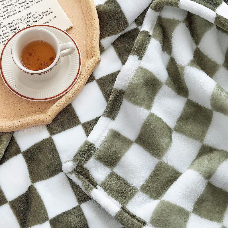 Photo 1 of  Throw Blankets Flannel Blanket with Checkerboard Grid Pattern Soft Throw Blanket for Couch, Bed, Sofa Luxurious Warm and Cozy for All Seasons (Olive Green, 90"x90")
