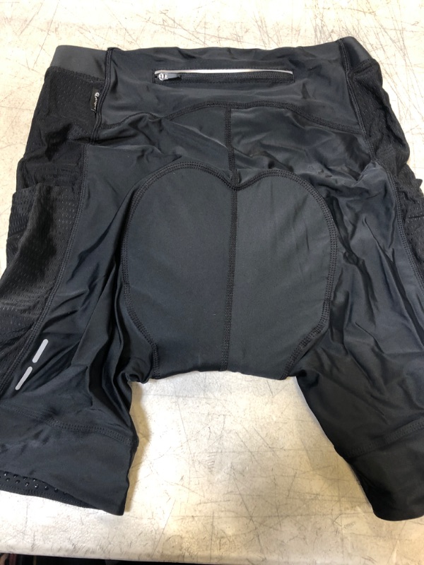 Photo 2 of BALEAF MENS BODY 1 BIKE SHORTS LARGE